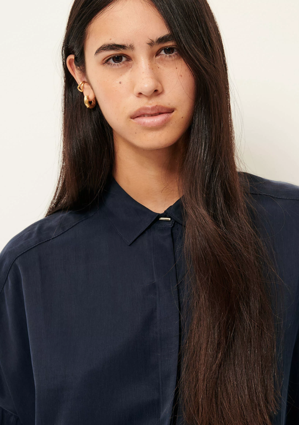 SESSÚN marca francesa de ropa de mujer con un estilo casual, femenino y minimal