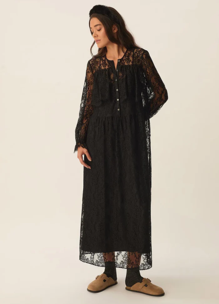 DES PETIT HAUTS marca francesa de ropa de mujer con un estilo muy femenino y casual