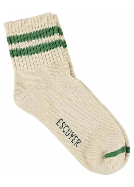 ESCUYER es una marca portuguesa de calcetines de algodón con cómodos e imprescindible para tu día a día.