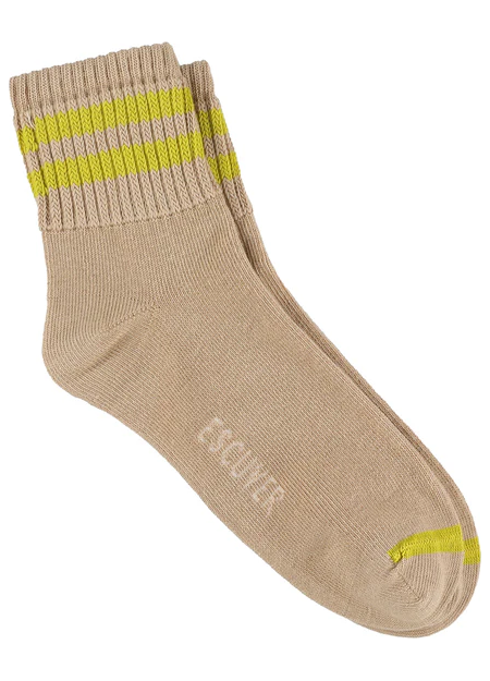 ESCUYER es una marca portuguesa de calcetines de algodón con cómodos e imprescindible para tu día a día. 2