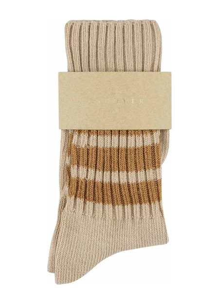 ESCUYER es una marca portuguesa de calcetines de algodón con cómodos e imprescindible para tu día a día.