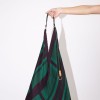 MULTITUDES marca Italiana de bolsos confeccionados en poliéster reciclado con estampados geométricos originales