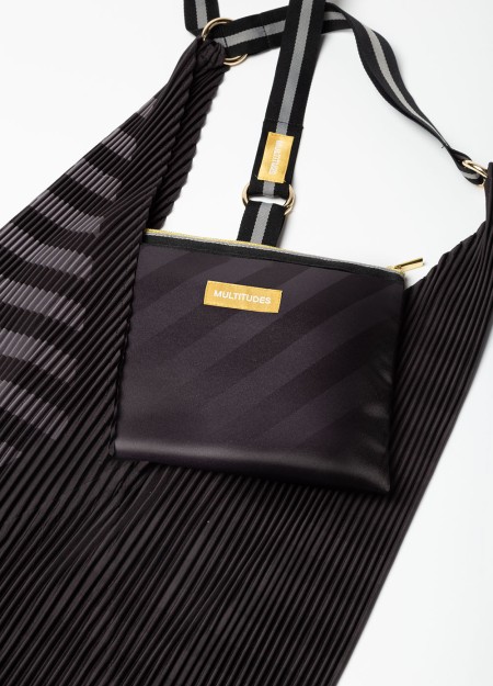 MULTITUDES marca Italiana de bolsos confeccionados en poliéster reciclado con estampados geométricos originales