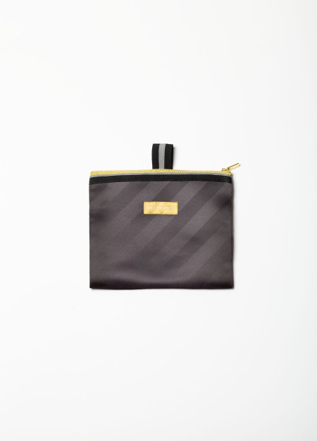 MULTITUDES marca Italiana de bolsos confeccionados en poliéster reciclado con estampados geométricos originales 2