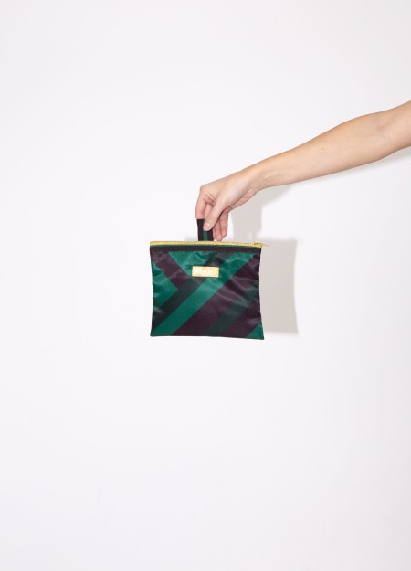 MULTITUDES marca Italiana de bolsos confeccionados en poliéster reciclado con estampados geométricos originales 2