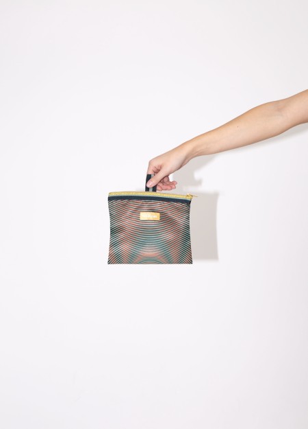 MULTITUDES marca Italiana de bolsos confeccionados en poliéster reciclado con estampados geométricos originales 2