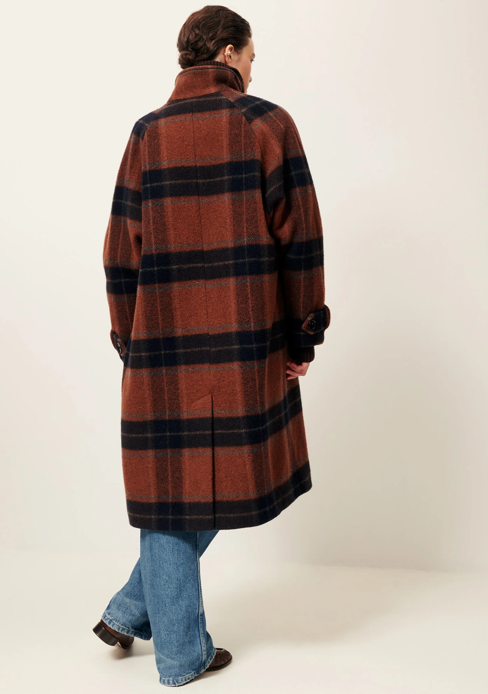 SESSÚN marca francesa de ropa de mujer con un estilo casual, femenino y minimal