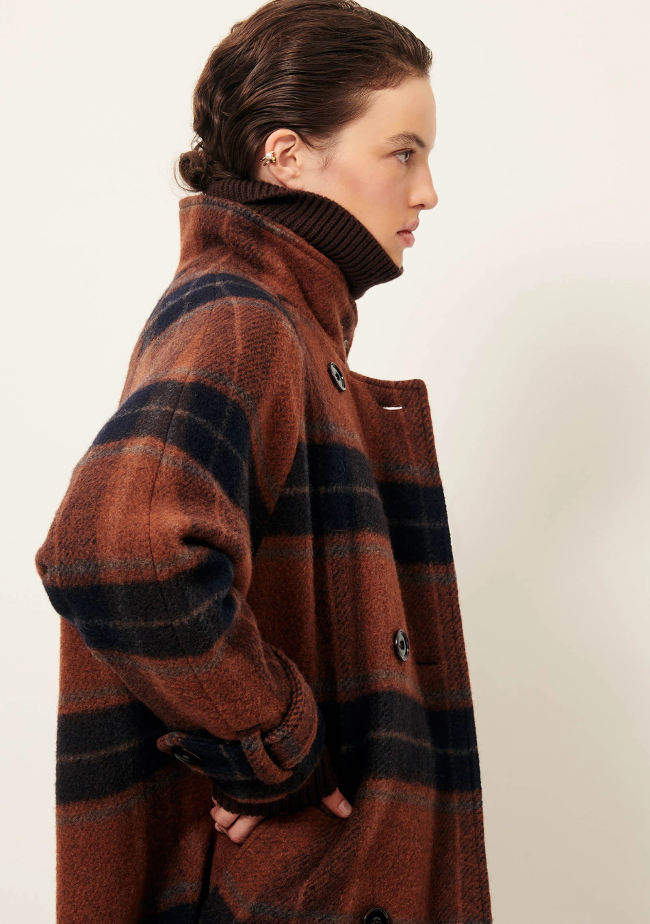 SESSÚN marca francesa de ropa de mujer con un estilo casual, femenino y minimal