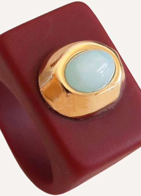 ÉMOLO es una marca de bisutería artesanal sostenible, hecha a mano en El Palmar, Murcia, con materiales premium y producción loc 2