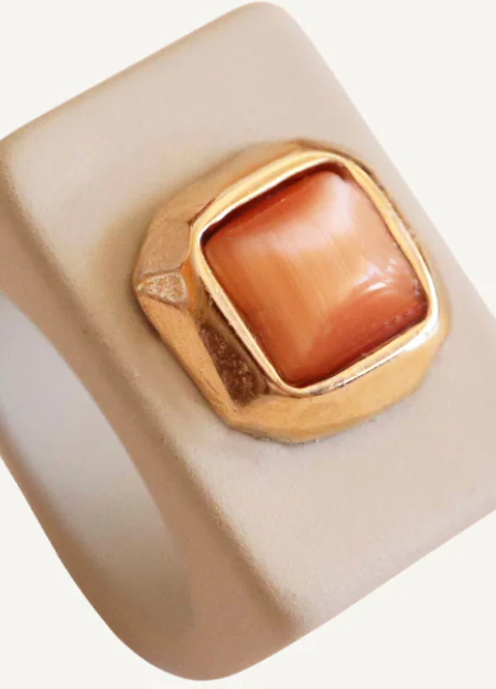 ÉMOLO es una marca de bisutería artesanal sostenible, hecha a mano en El Palmar, Murcia, con materiales premium y producción loc 2