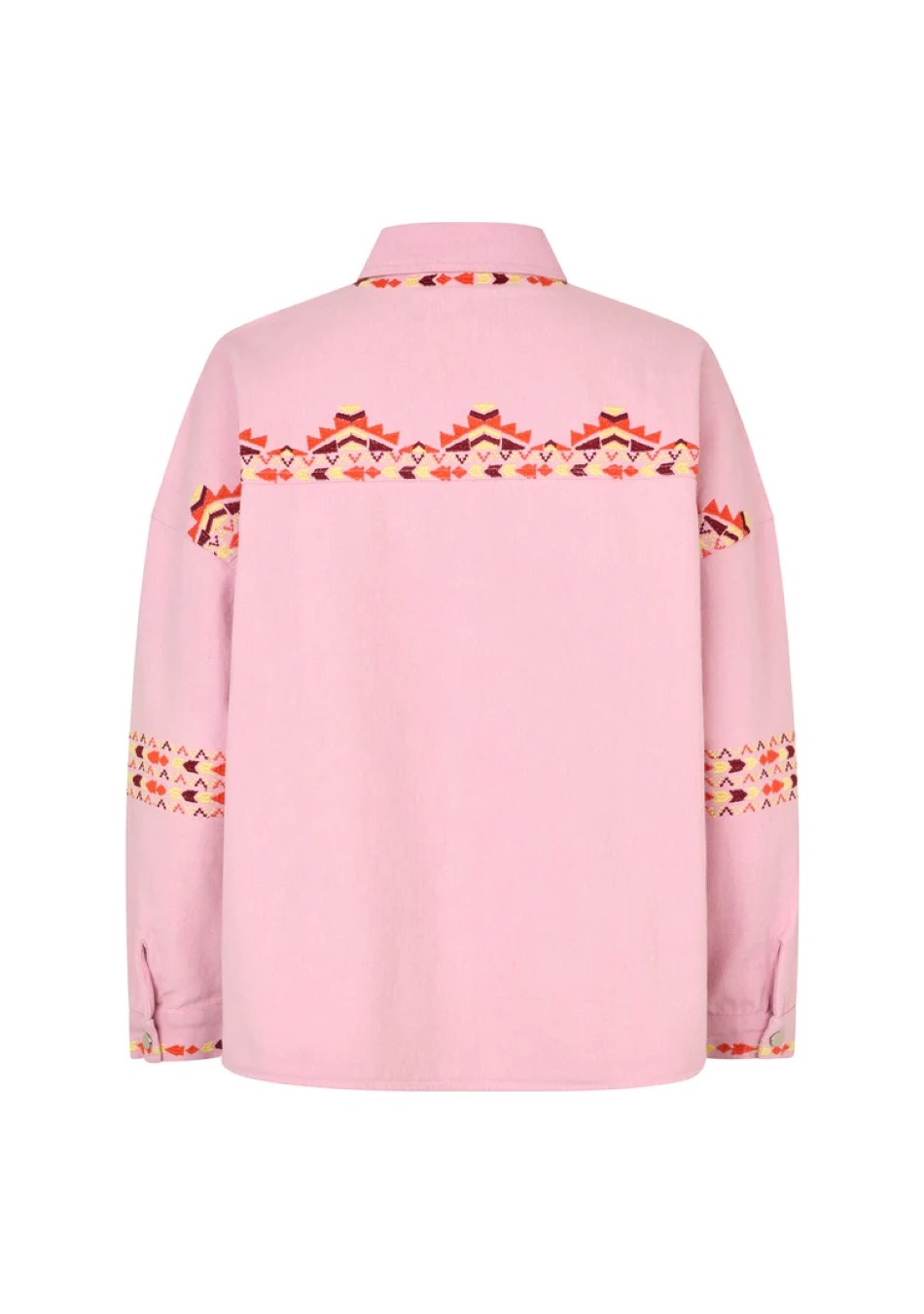 LOLLYS LAUNDRY es una marca de Copenhague de prendas diseñadas para adaptarse a ti, con colores y detalles únicos