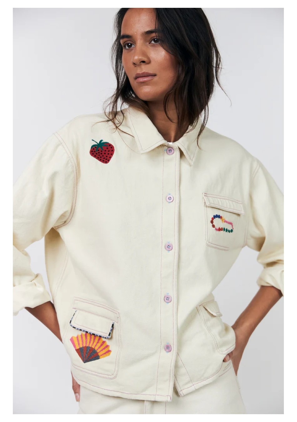 LOLLYS LAUNDRY es una marca de Copenhague de prendas diseñadas para adaptarse a ti, con colores y detalles únicos