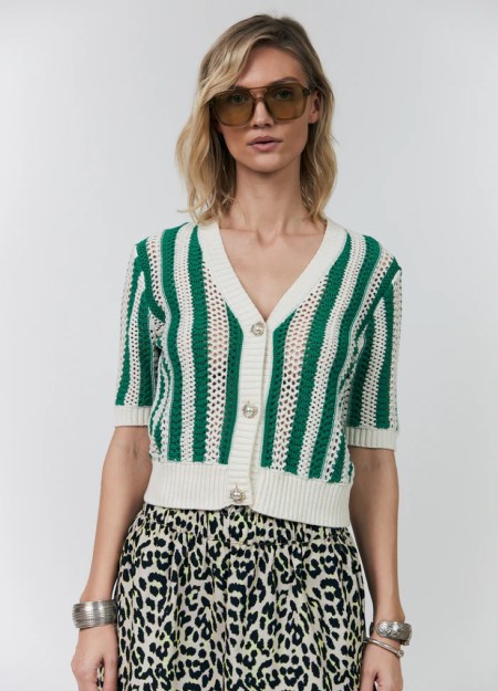 LOLLYS LAUNDRY es una marca de Copenhague de prendas diseñadas para adaptarse a ti, con colores y detalles únicos