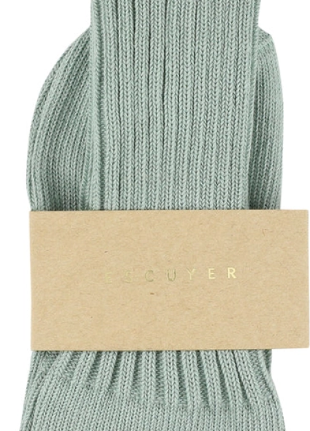 ESCUYER es una marca portuguesa de calcetines de algodón con cómodos e imprescindible para tu día a día.