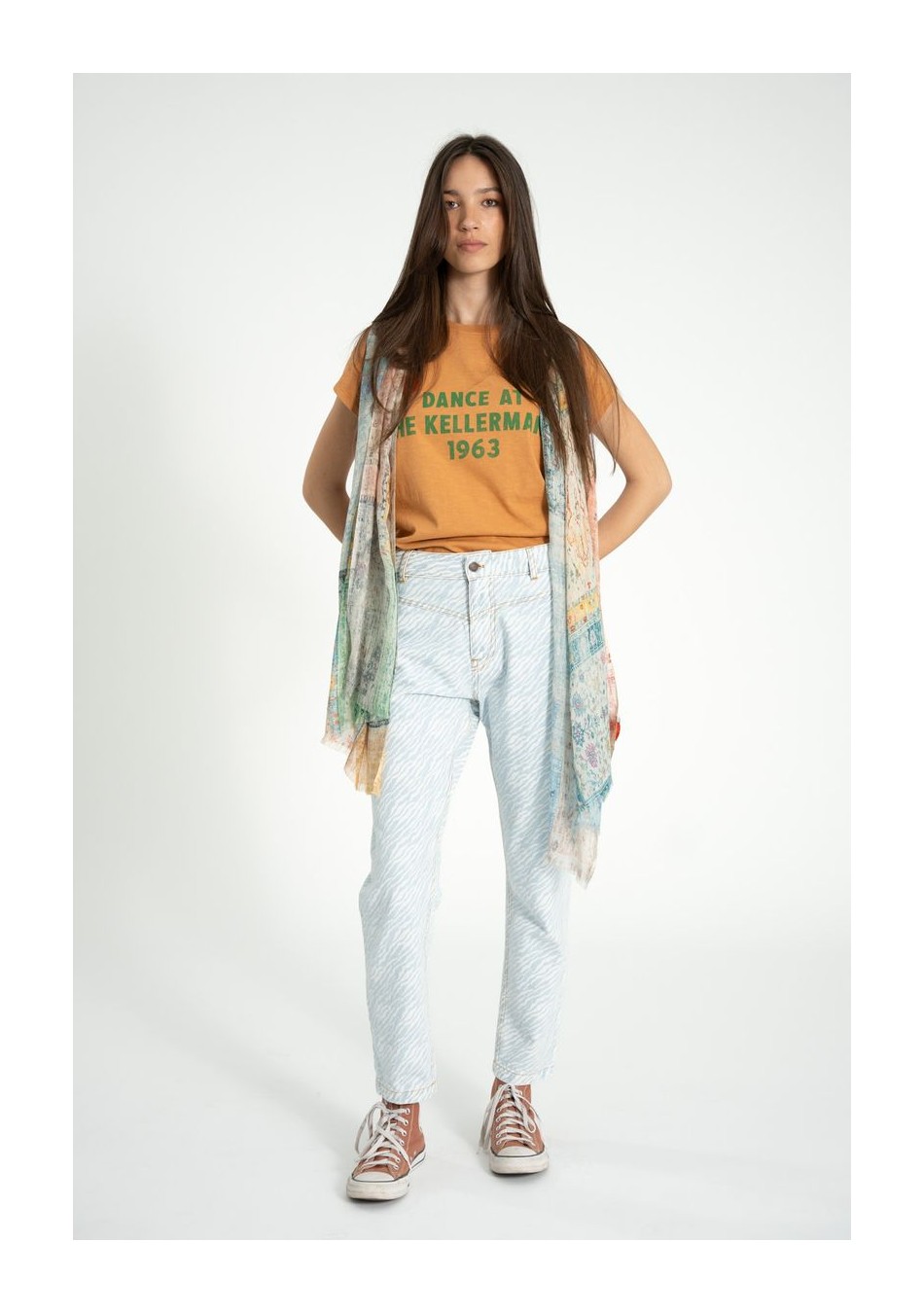 SISTER DEPARTMENT marca de ropa de mujer hecho en Portugal, camisetas con diseños dinámicos y cómodos