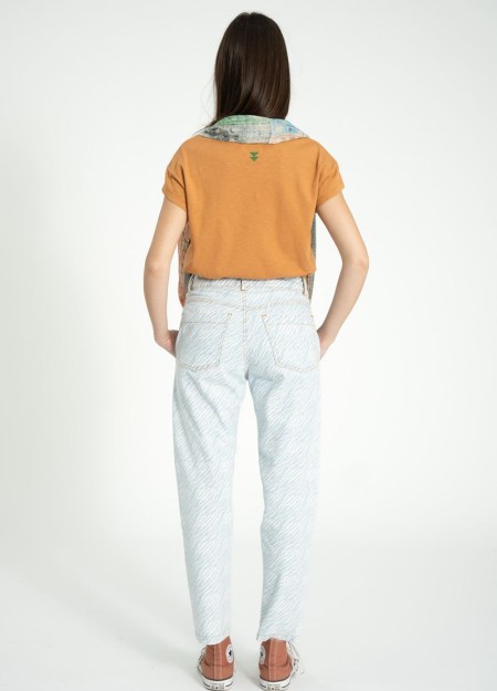 SISTER DEPARTMENT marca de ropa de mujer hecho en Portugal, camisetas con diseños dinámicos y cómodos 2