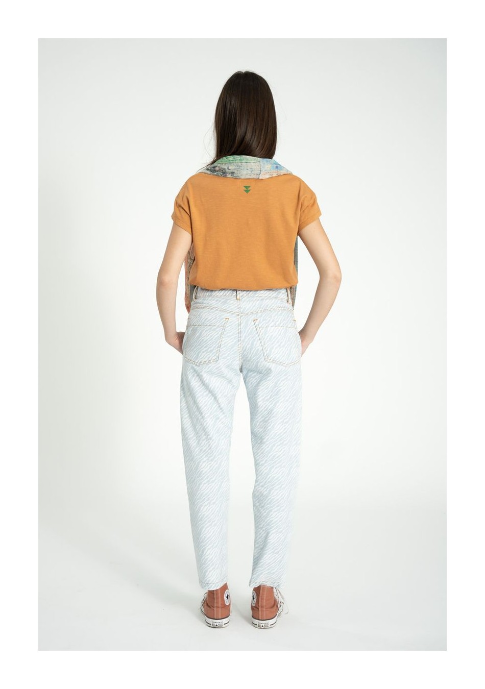 SISTER DEPARTMENT marca de ropa de mujer hecho en Portugal, camisetas con diseños dinámicos y cómodos