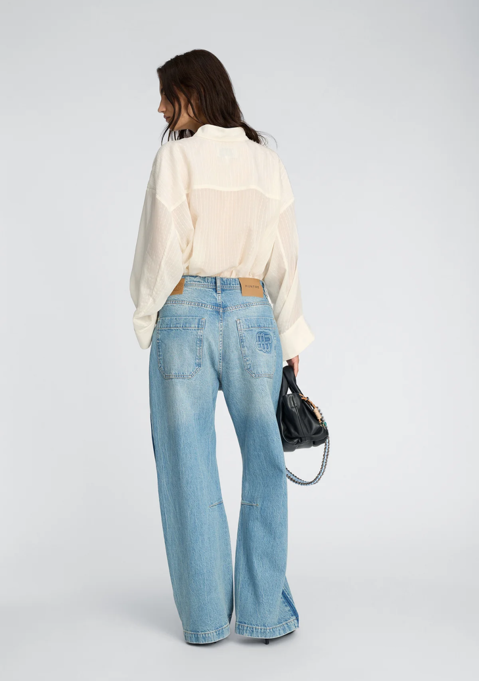 MUNTHE es una marca danesa que combina arte, artesanía y diseño contemporáneo con gran atención al detalle.