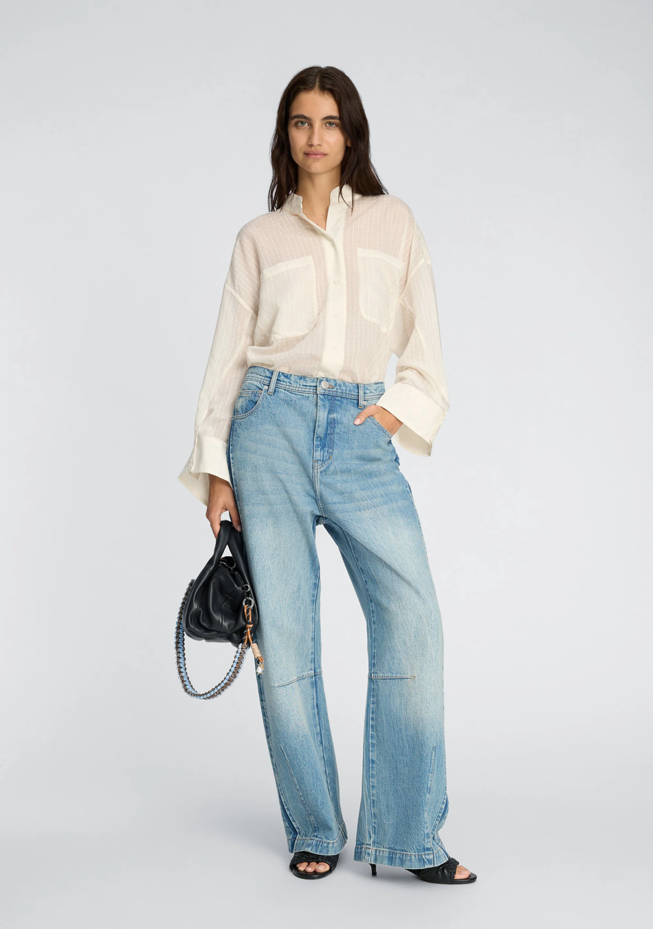 MUNTHE es una marca danesa que combina arte, artesanía y diseño contemporáneo con gran atención al detalle.