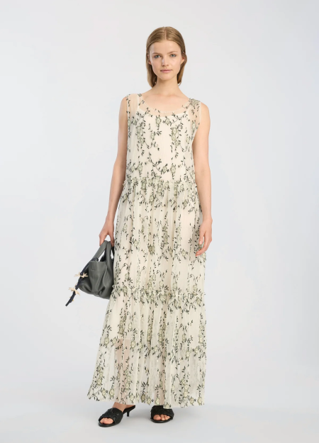 MUNTHE es una marca danesa que combina arte, artesanía y diseño contemporáneo con gran atención al detalle.