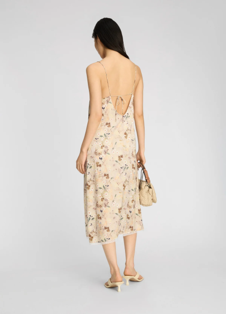 MUNTHE es una marca danesa que combina arte, artesanía y diseño contemporáneo con gran atención al detalle. 2