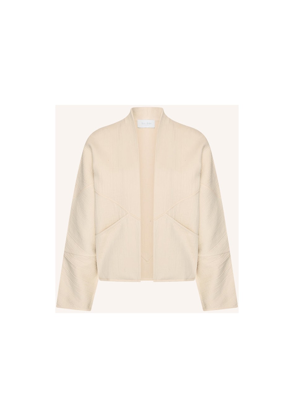 By Bar marca de estilo nórdico para una mujer dinámica y muy femenina