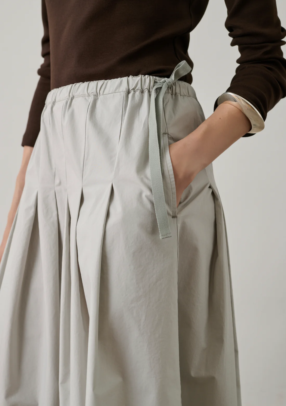 SOEUR marca francesa de ropa para una mujer con un estilo femenino y conceptual