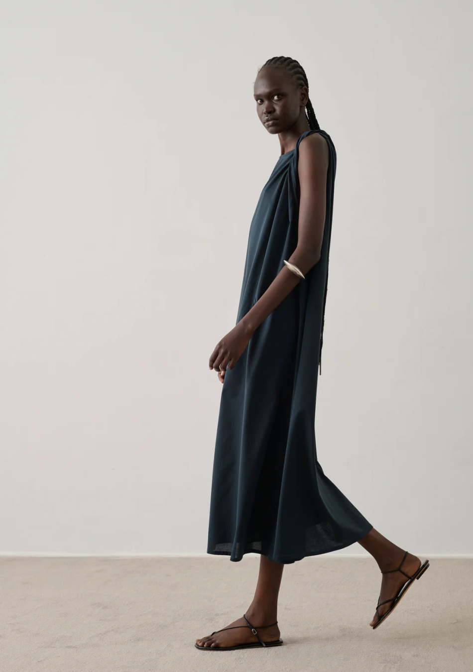 SOEUR marca francesa de ropa para una mujer con un estilo femenino y conceptual