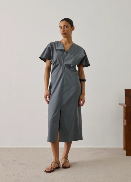 SOEUR marca francesa de ropa para una mujer con un estilo femenino y conceptual