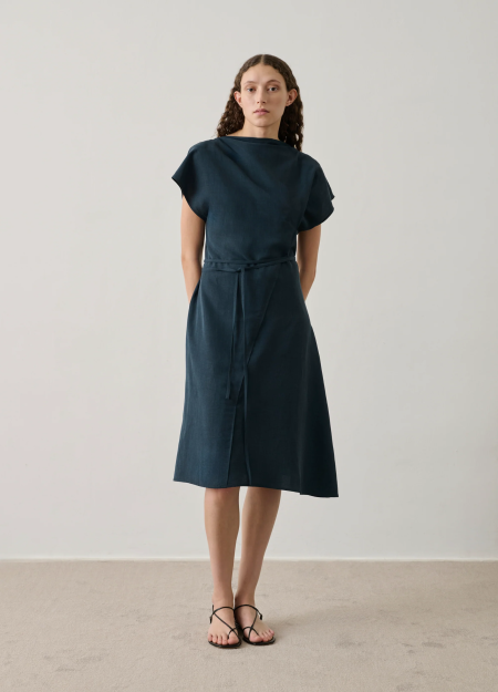 SOEUR marca francesa de ropa para una mujer con un estilo femenino y conceptual