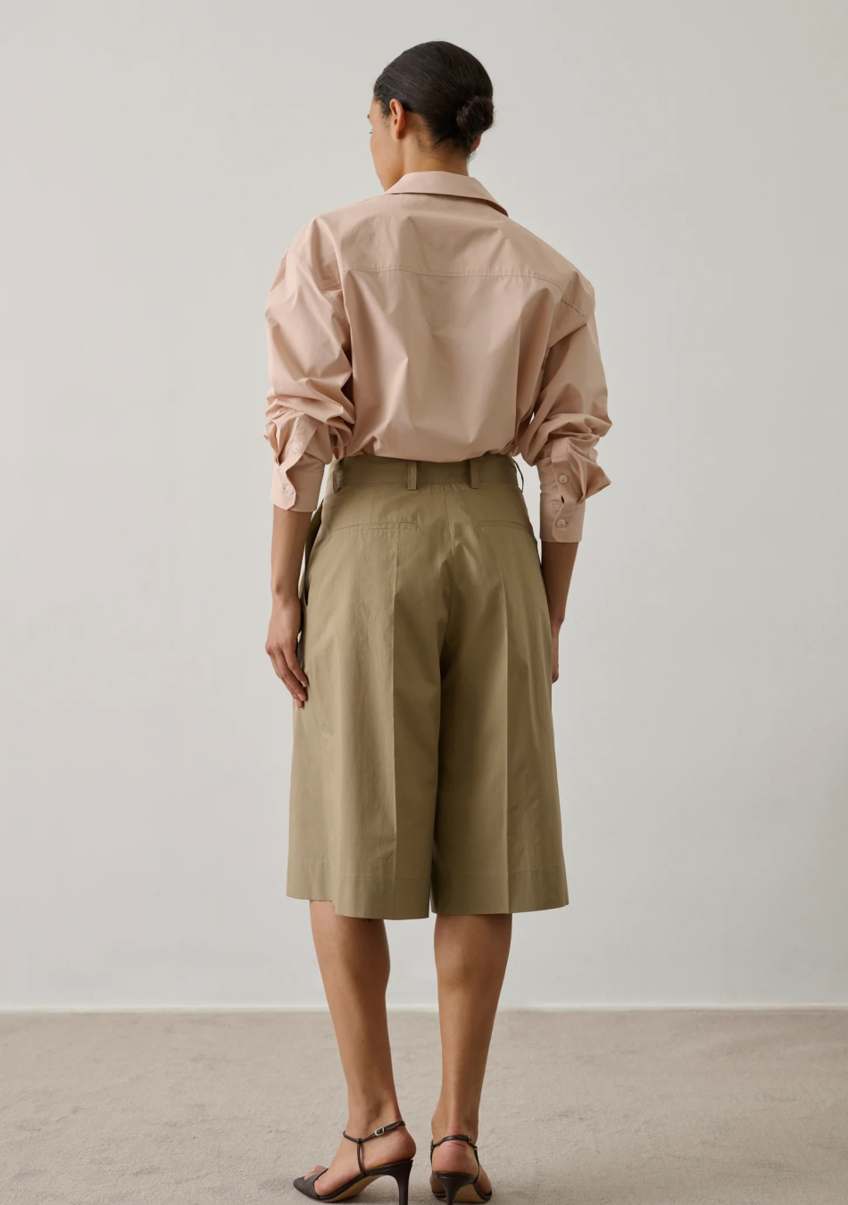 SOEUR marca francesa de ropa para una mujer con un estilo femenino y conceptual