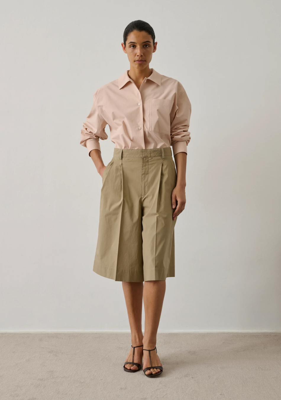 SOEUR marca francesa de ropa para una mujer con un estilo femenino y conceptual
