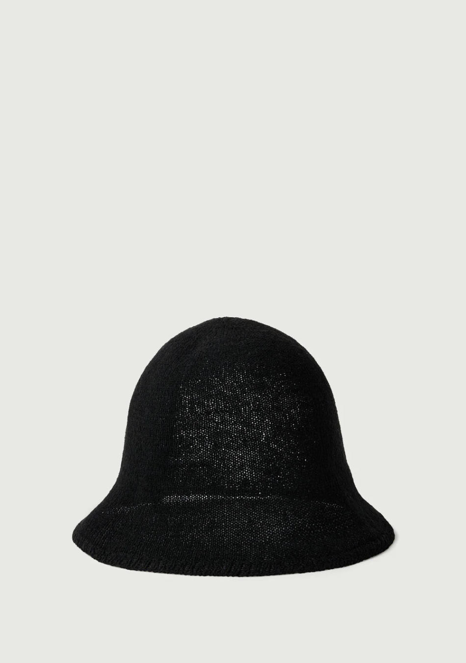 SOEUR marca francesa de ropa para una mujer con un estilo femenino y conceptual