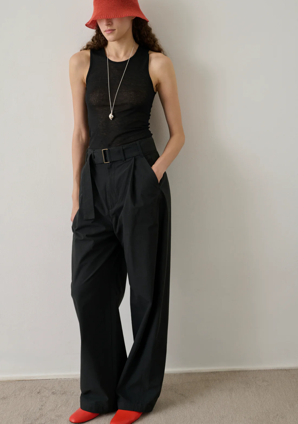 SOEUR marca francesa de ropa para una mujer con un estilo femenino y conceptual