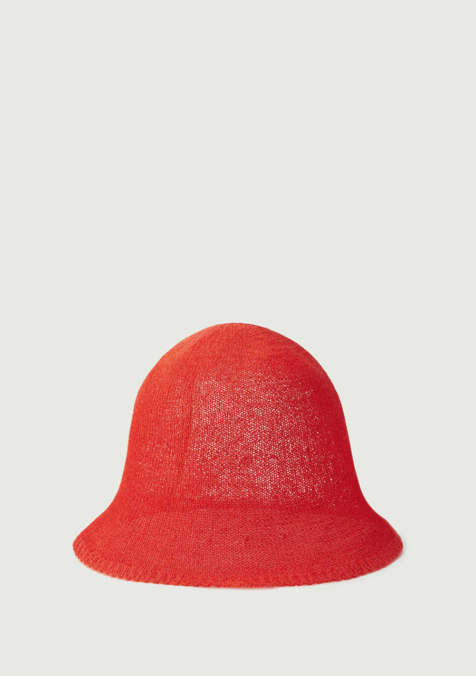 SOEUR marca francesa de ropa para una mujer con un estilo femenino y conceptual