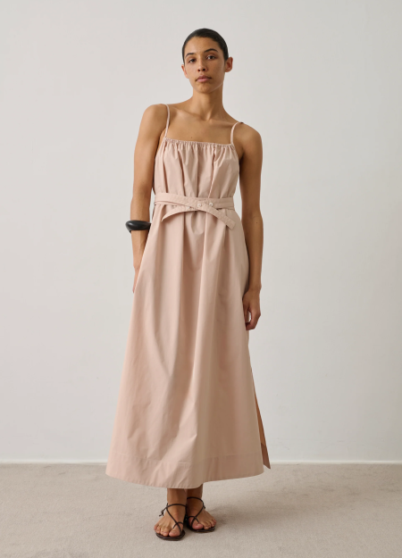 SOEUR marca francesa de ropa para una mujer con un estilo femenino y conceptual