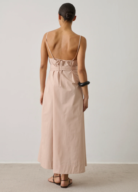 SOEUR marca francesa de ropa para una mujer con un estilo femenino y conceptual 2