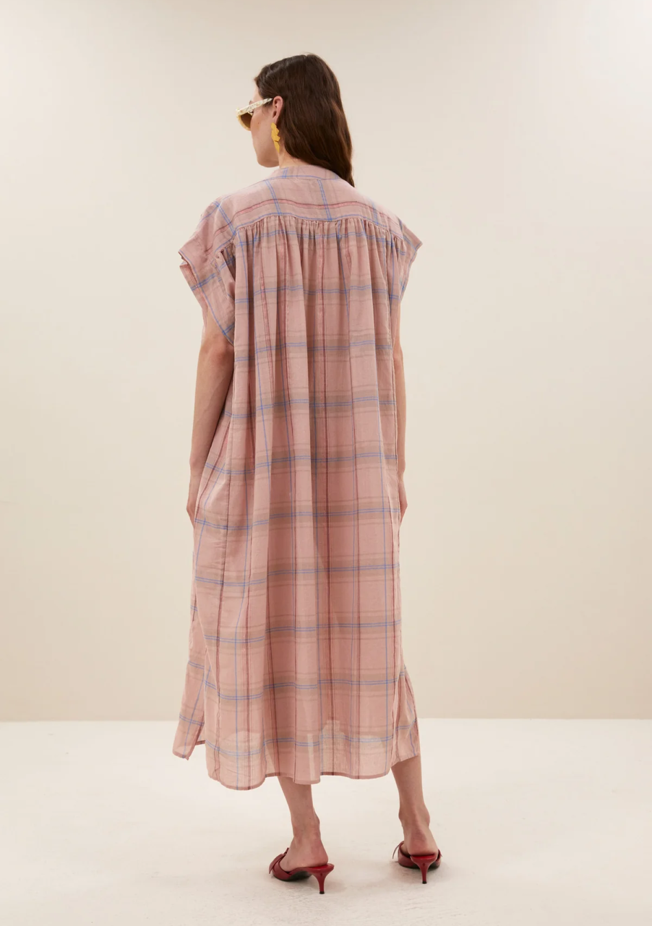 By Bar marca de estilo nórdico para una mujer dinámica y muy femenina