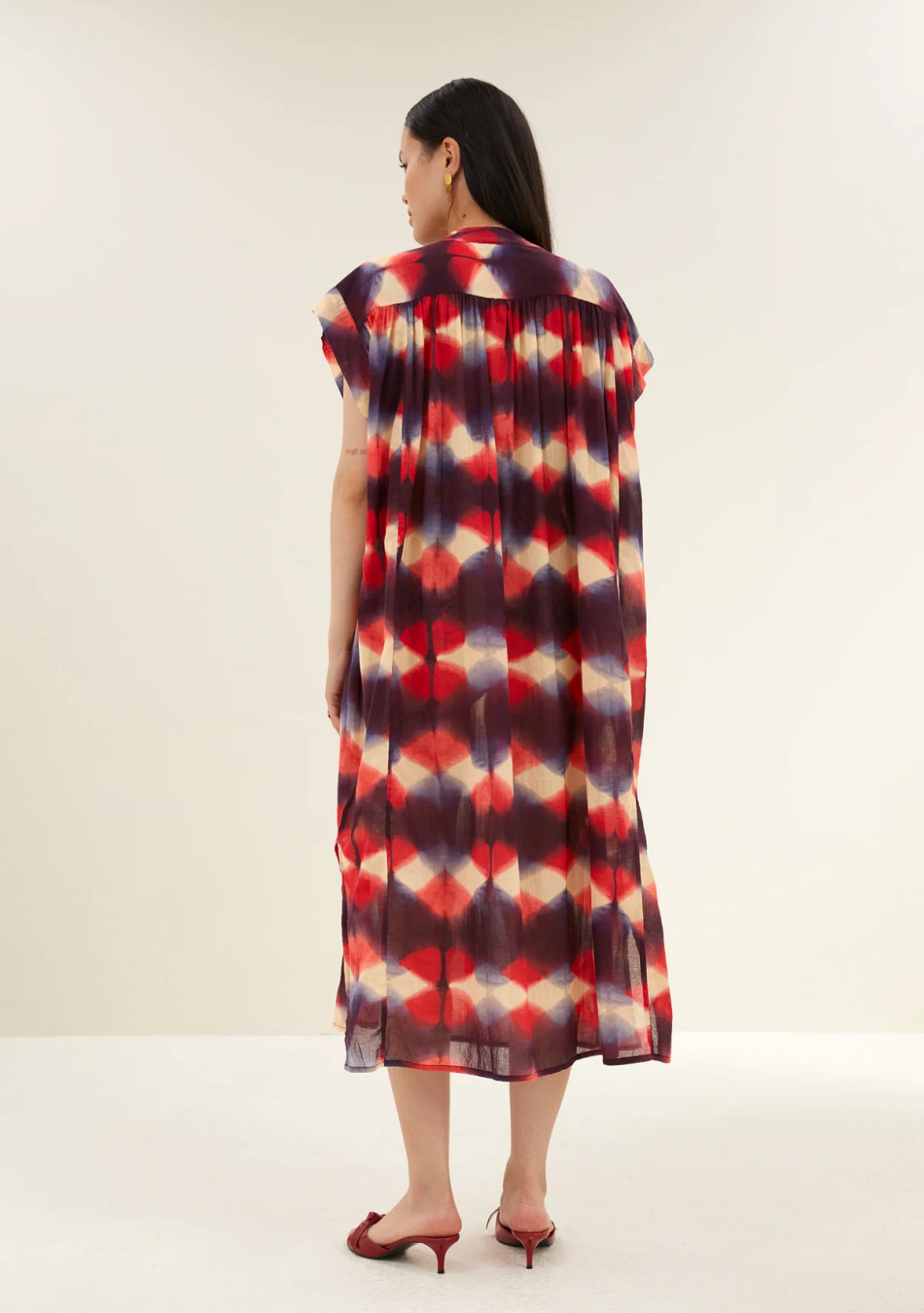 By Bar marca de estilo nórdico para una mujer dinámica y muy femenina