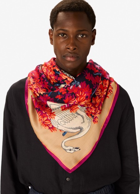 INOUI es una marca que representa sofisticación, minimalismo y carácter. Cada creación está diseñada para personas que valoran l