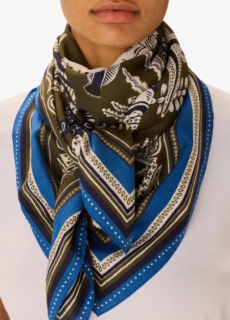 INOUI es una marca que representa sofisticación, minimalismo y carácter. Cada creación está diseñada para personas que valoran l