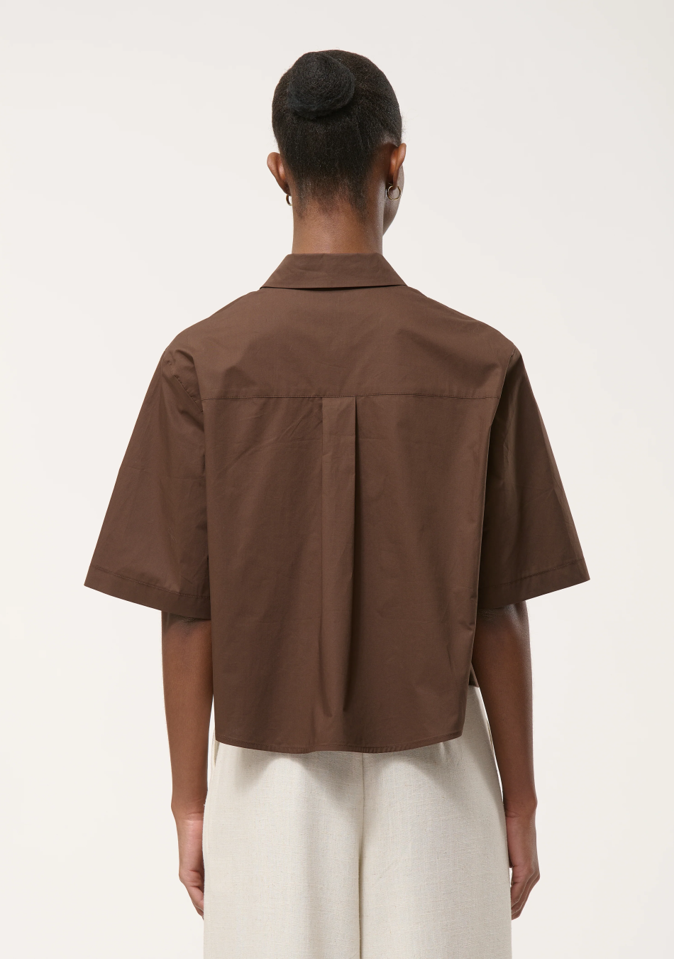 HUMILITY marca francesa de ropa de mujer con un estilo atemporal y casual.