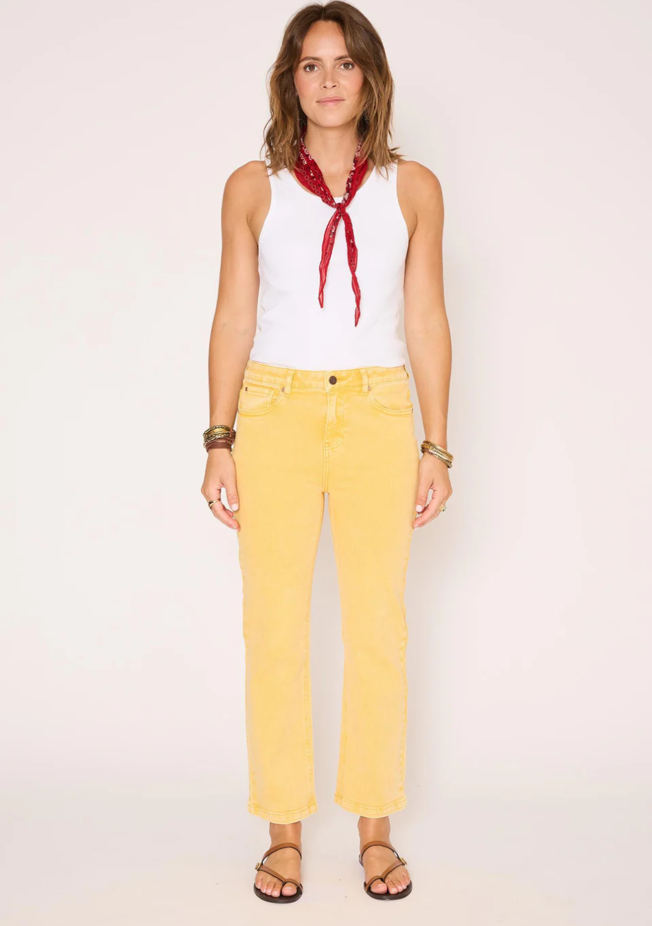 MKT es una marca que combina estilo urbano, comodidad y tendencia. Diseños versátiles para cualquier ocasión. Calidad, actitud y