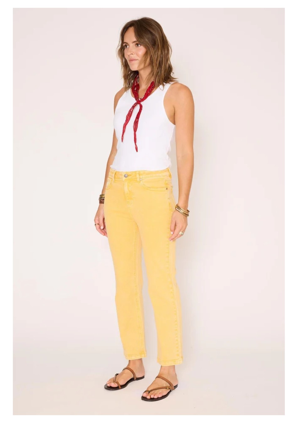 MKT es una marca que combina estilo urbano, comodidad y tendencia. Diseños versátiles para cualquier ocasión. Calidad, actitud y