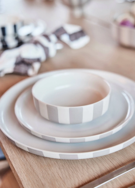 OYOY Living es una marca danesa de estilo escandinavo con filosofía basada en reinterpretar recuerdos de infancia. 2