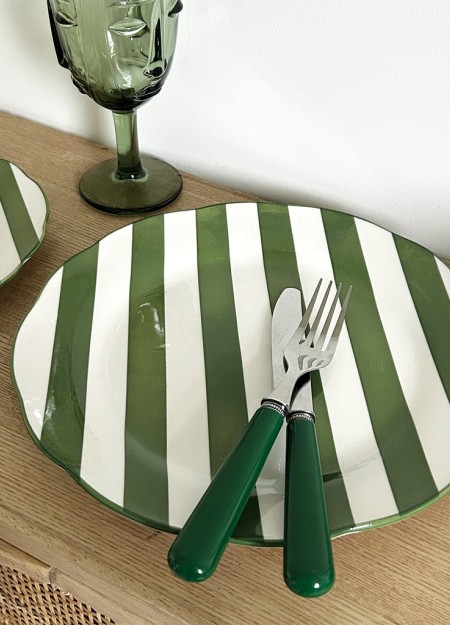 OPJEPT PARIS combina la sofisticación del diseño francés con la máxima calidad en cada producto. Desde accesorios hasta artículo