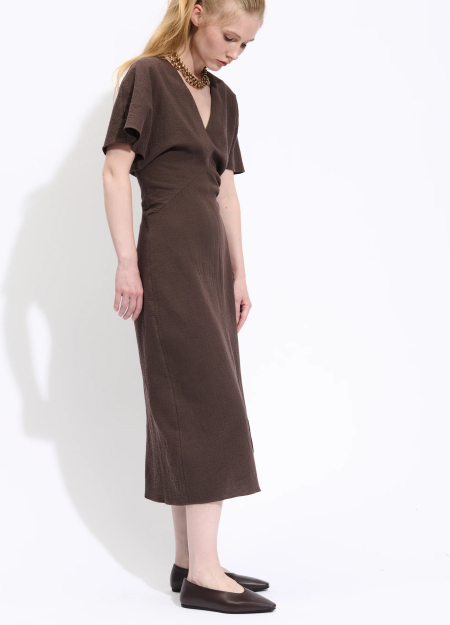 BELLEPIECE ropa de mujer con estilo y sencillez en blusas y prendas con un carácter femenino