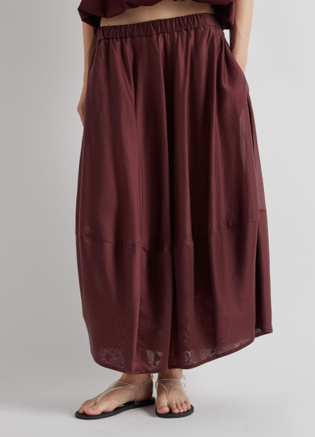 MMEIMEIJ marca de prendas elegantes, femeninas y fabricadas con tejidos de alta calidad que combinan diseño italiano, comodidad