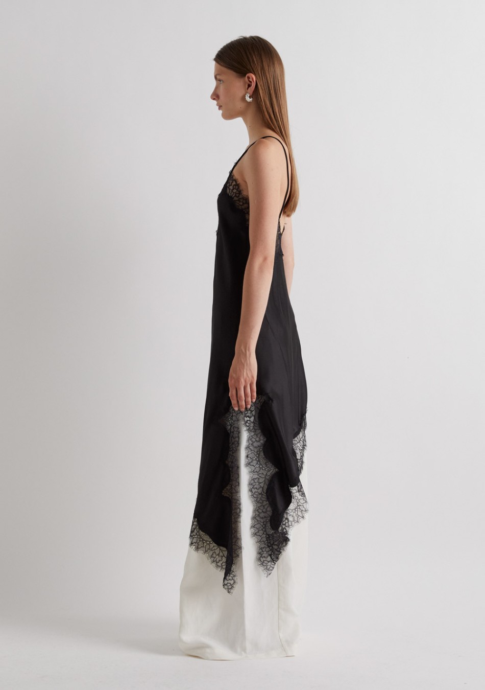 MMEIMEIJ marca de prendas elegantes, femeninas y fabricadas con tejidos de alta calidad que combinan diseño italiano, comodidad