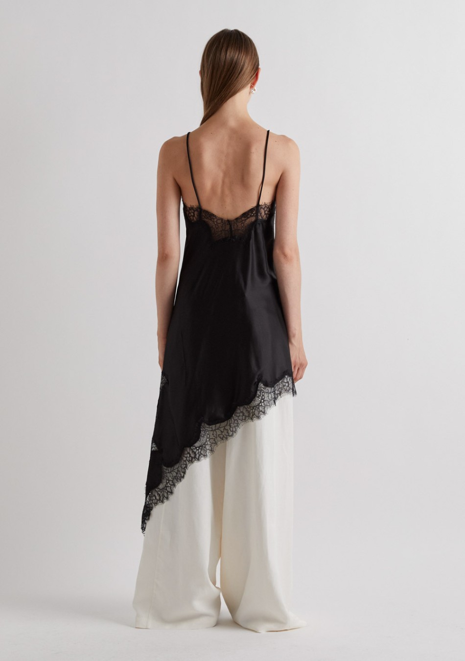 MMEIMEIJ marca de prendas elegantes, femeninas y fabricadas con tejidos de alta calidad que combinan diseño italiano, comodidad